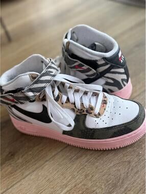 Nike Air Force 1 Mid '07- size 8